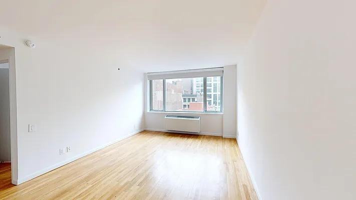 W 21st St #810 - Photo 2 of 20