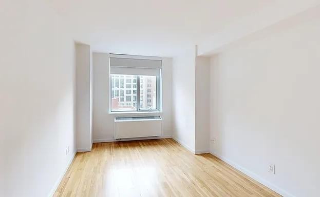 W 21st St #810 - Photo 3 of 20