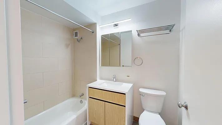 W 21st St #810 - Photo 4 of 20