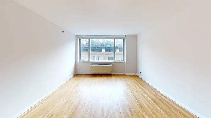 W 21st St #906 - Photo 2 of 10