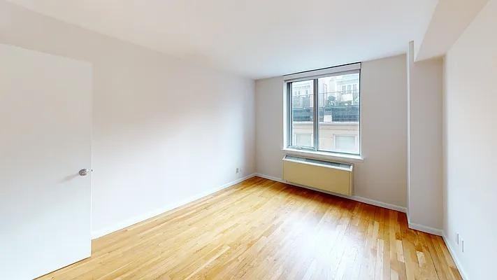 W 21st St #906 - Photo 3 of 10