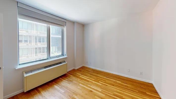 W 21st St #415 - Photo 4 of 20