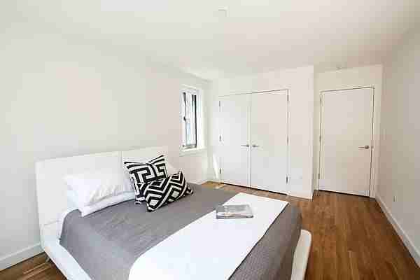 W 15th St #409 - Photo 7 of 8