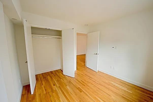 W 15th St #627 - Photo 4 of 12