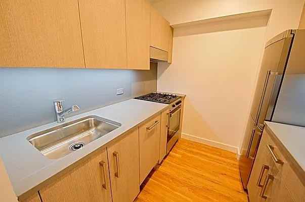 W 15th St #627 - Photo 5 of 12