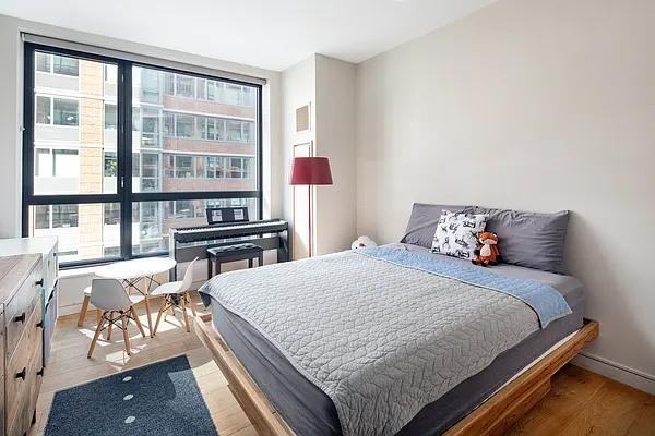 W 28th St #5B - Photo 4 of 11