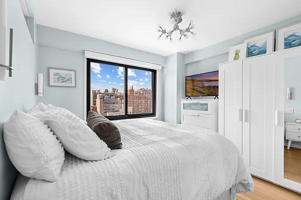 W 21st St #15J - Photo 4 of 18