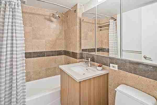 W 15th St #6H - Photo 4 of 13