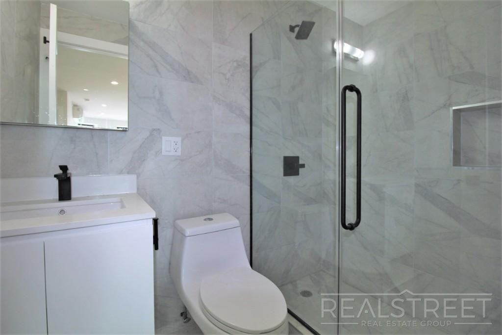 643 Knickerbocker Ave #2B - Photo 2 of 9