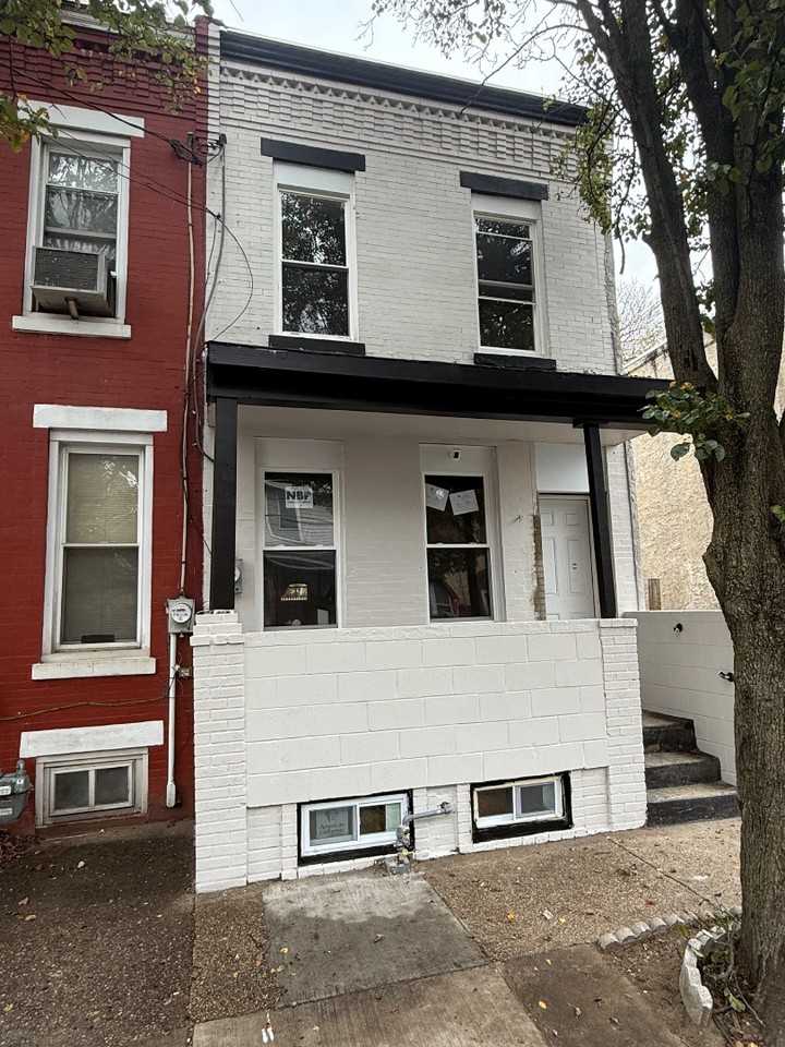 608 West St - Photo 3 of 12