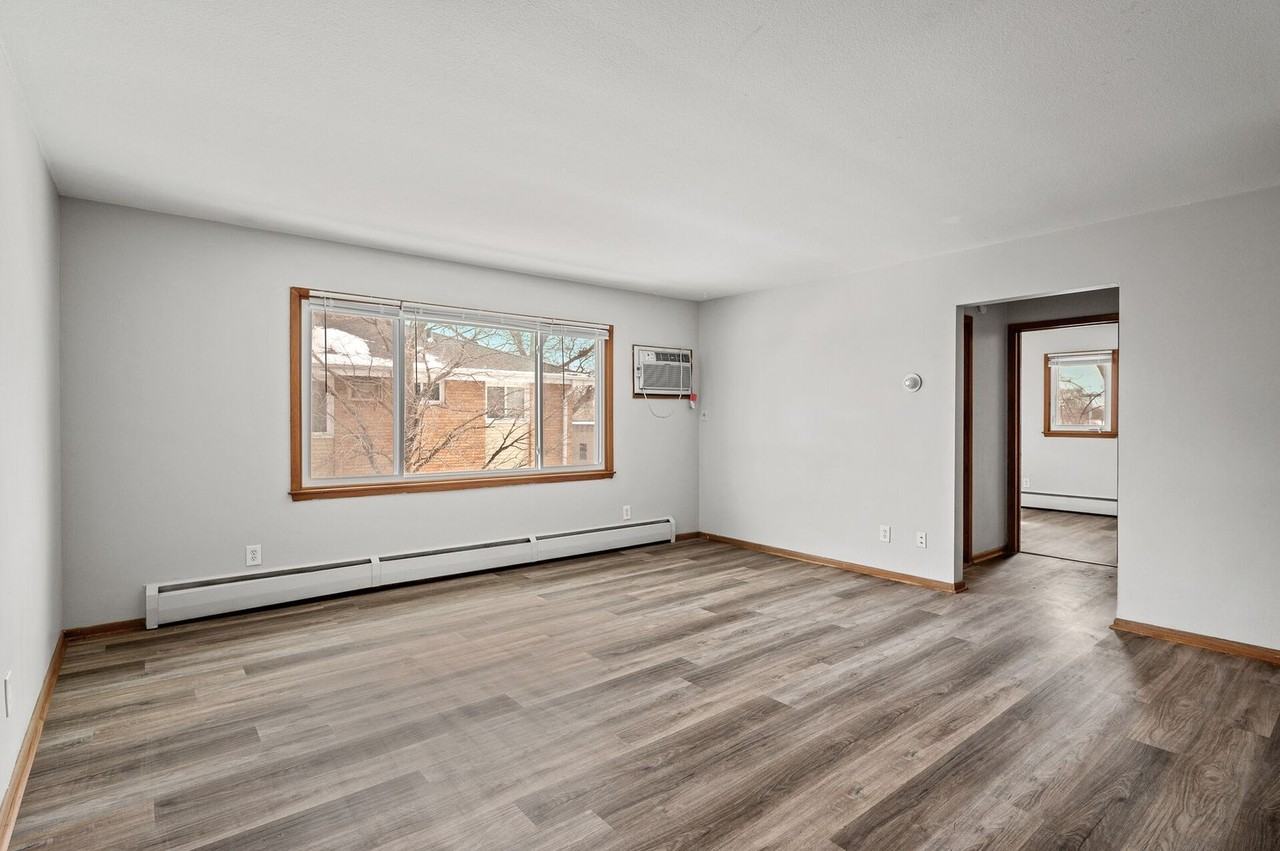 Hanson Court Apartments - Photo 3 of 35