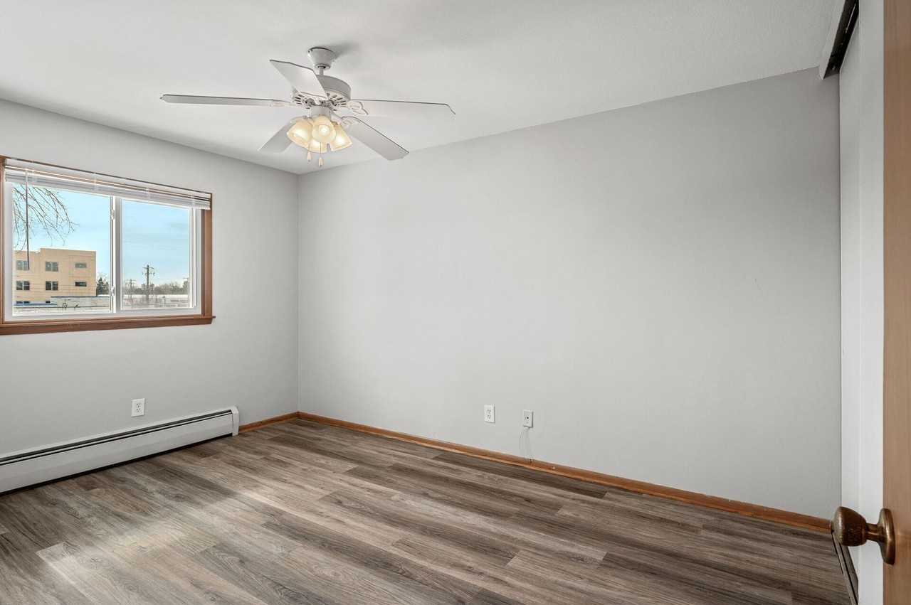 Hanson Court Apartments - Photo 6 of 35