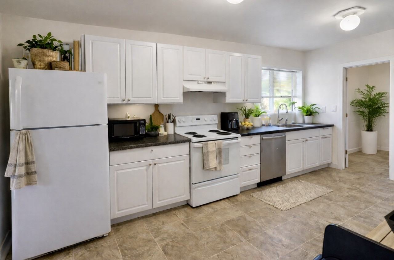 908 9th Ave #2 - Photo 3 of 8