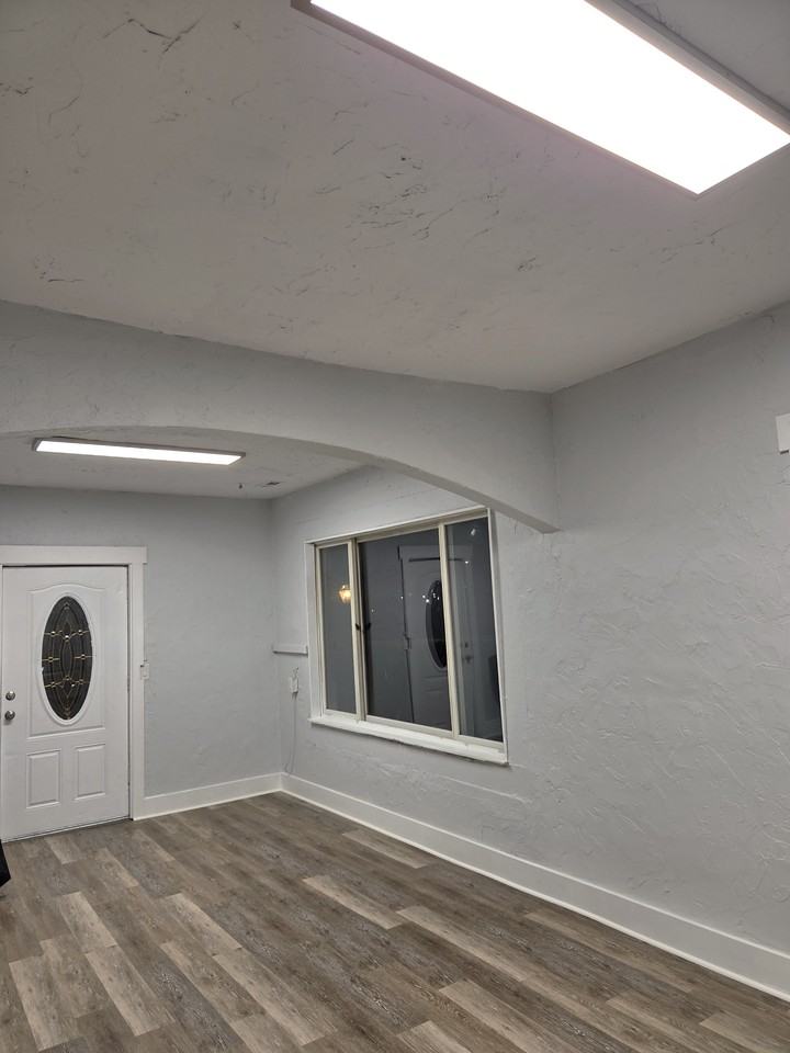 324 S 26th St #SFH - Photo 4 of 16