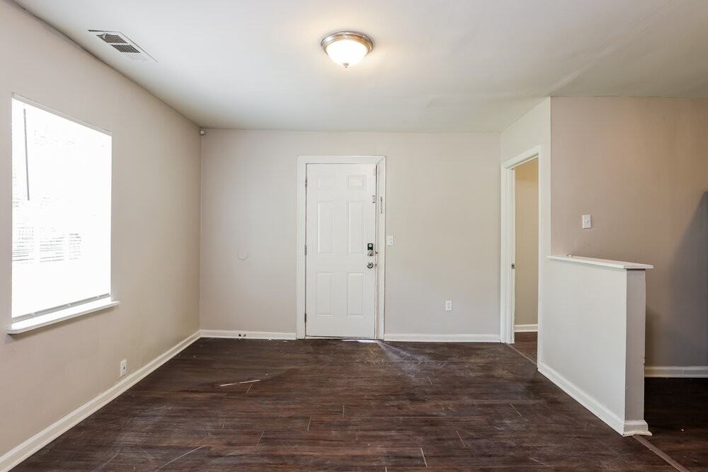 730 Parker St - Photo 5 of 16