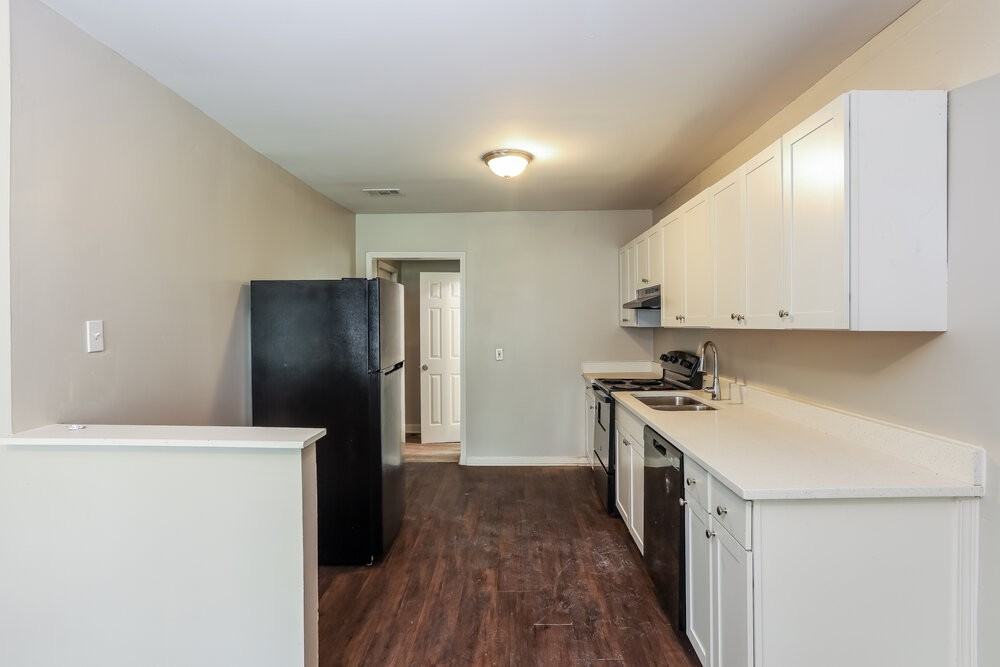 730 Parker St - Photo 6 of 16