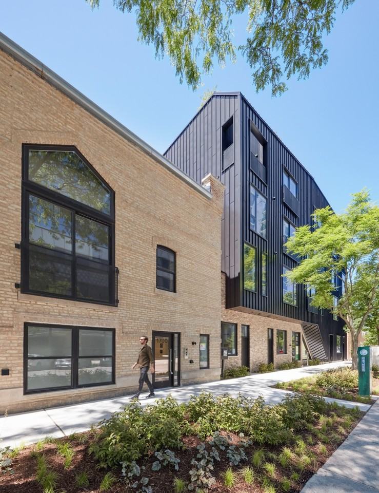 Lodge Evanston #1712-306 - Photo 2 of 7