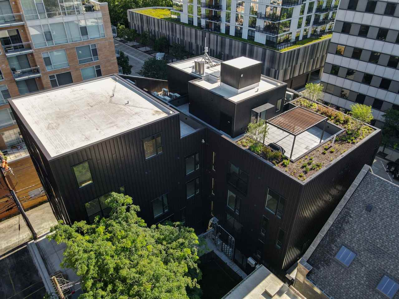 Lodge Evanston #1712-306 - Photo 7 of 7