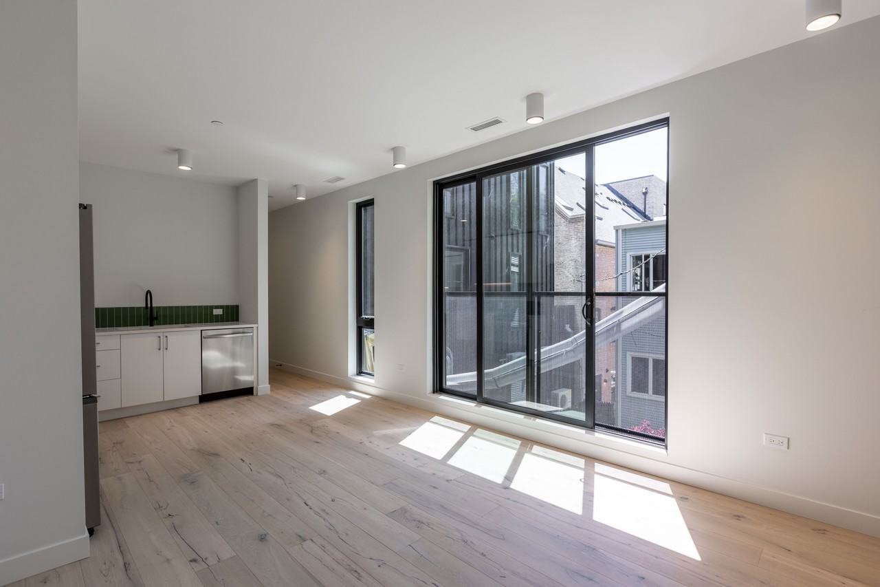 1101 Lodge Evanston #1712-204 - Photo 3 of 18