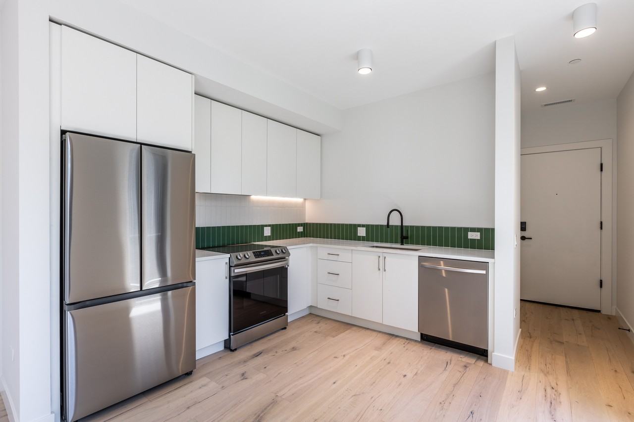 1101 Lodge Evanston #1712-204 - Photo 4 of 18