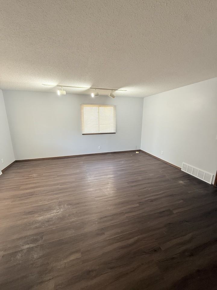 509 Sunnyside Ln #509 - Photo 2 of 4