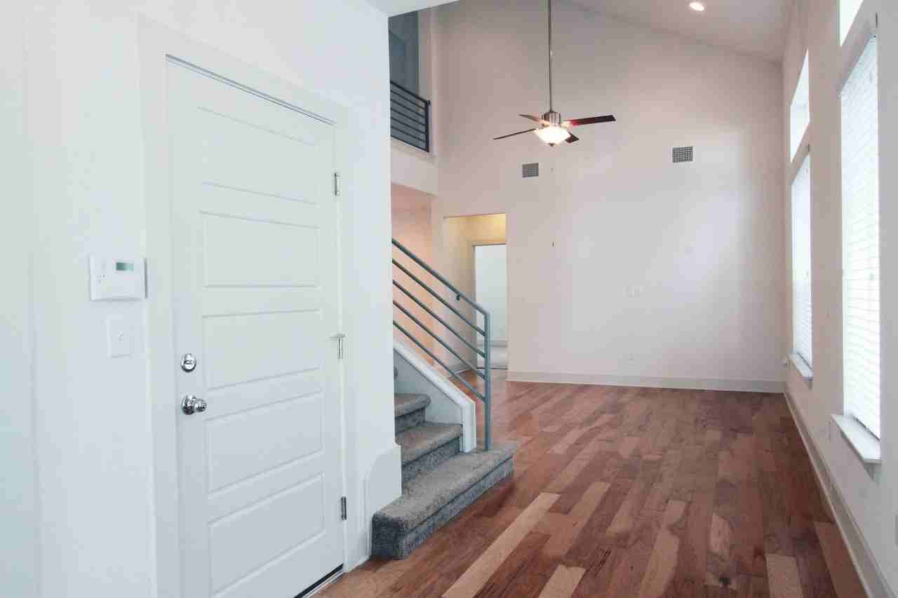 1507 Homespun Rd - Photo 4 of 35