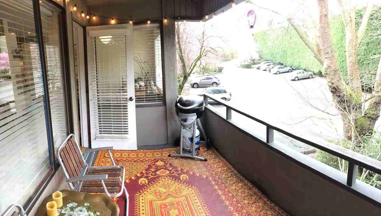 5818 Ne 70th St #A302 - Photo 6 of 18