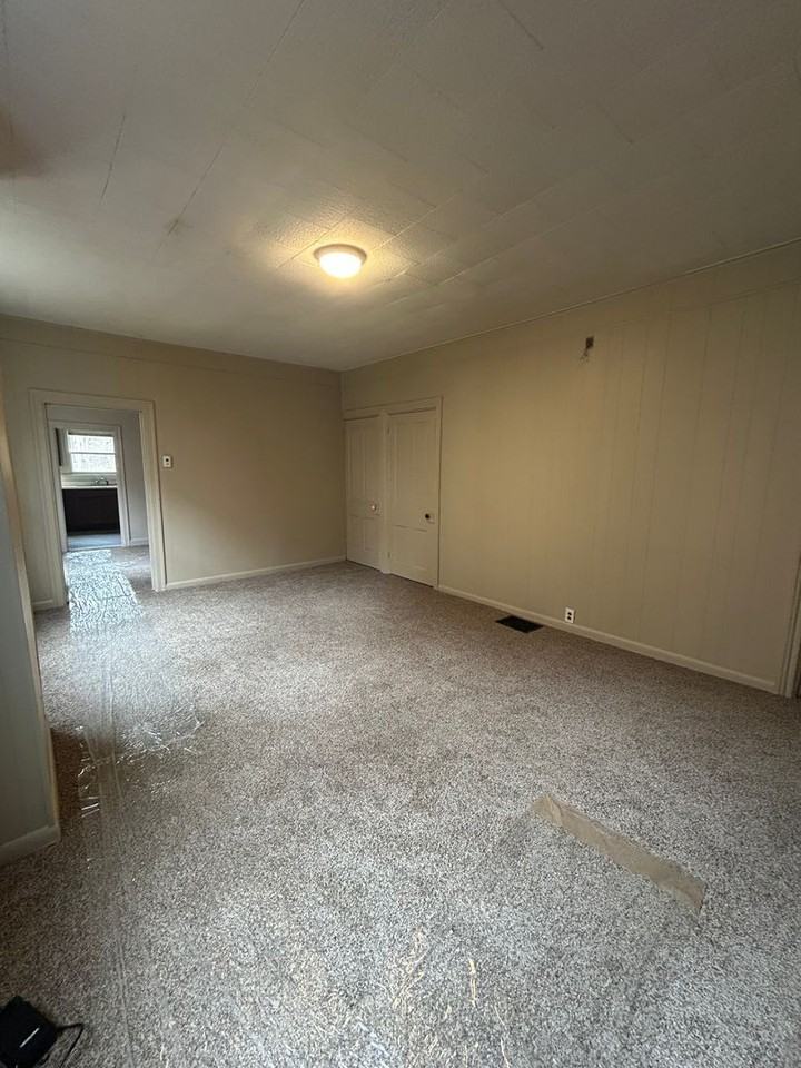 156 Frank S Brown Blvd - Photo 2 of 9