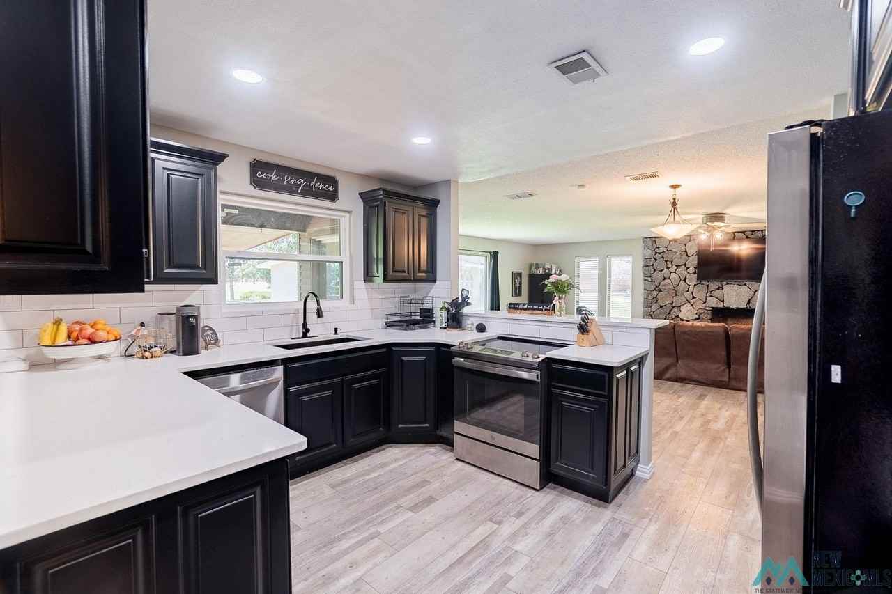 1706 Fairway Ter - Photo 3 of 17