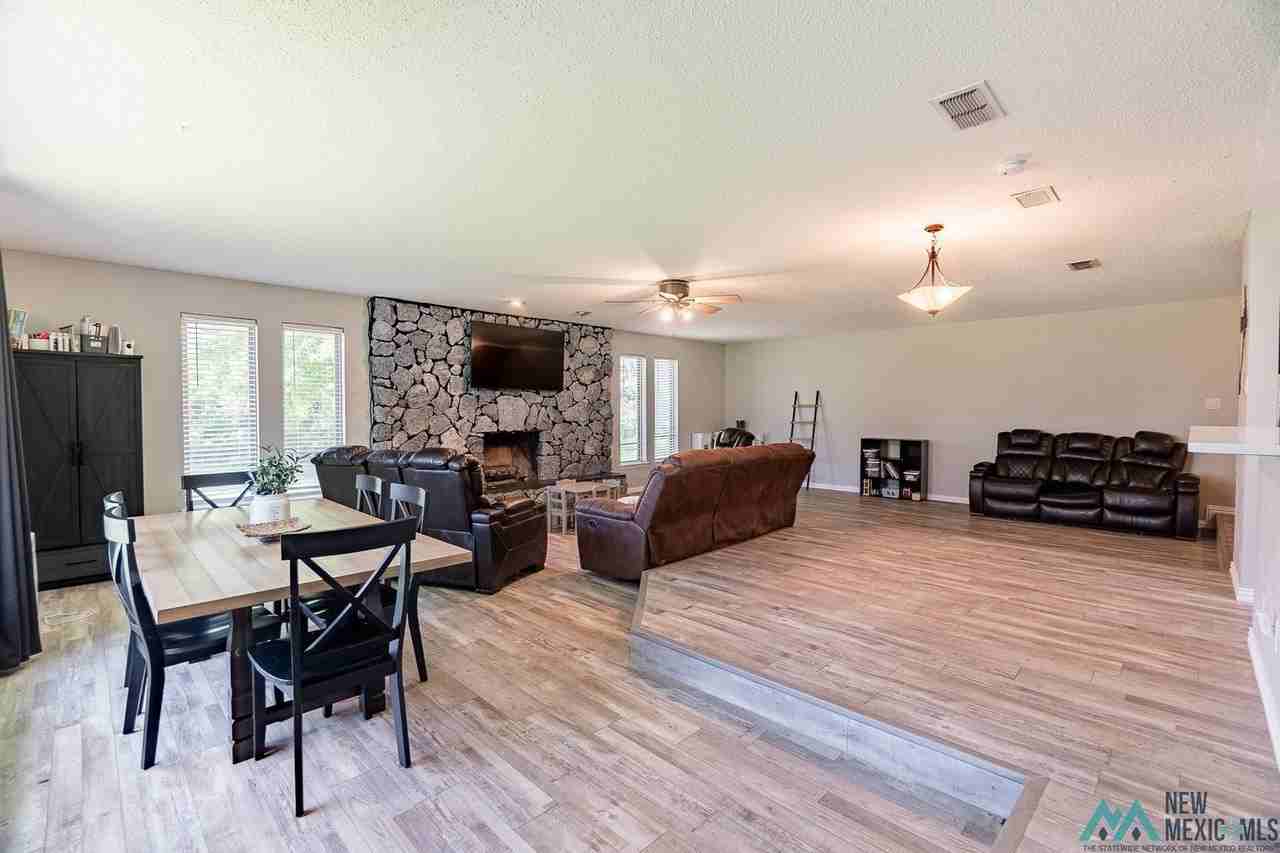 1706 Fairway Ter - Photo 4 of 17