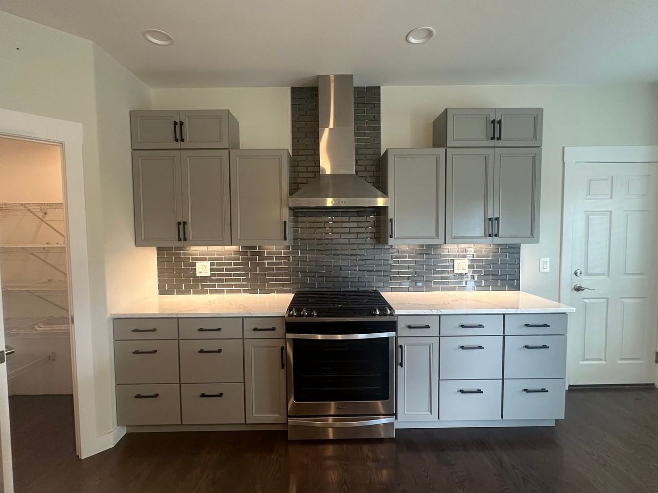 291 Columbus St - Photo 2 of 18