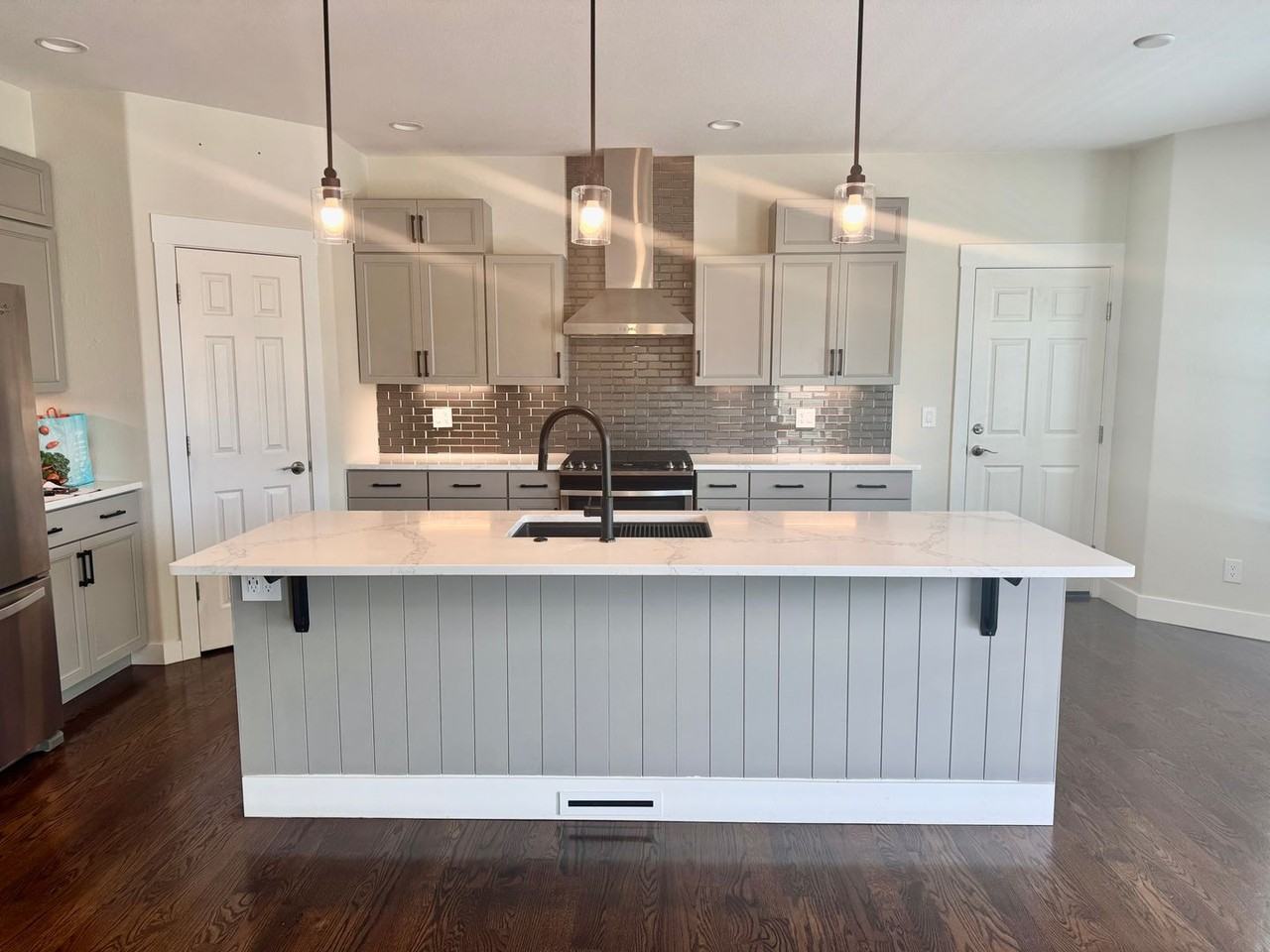 291 Columbus St - Photo 3 of 18