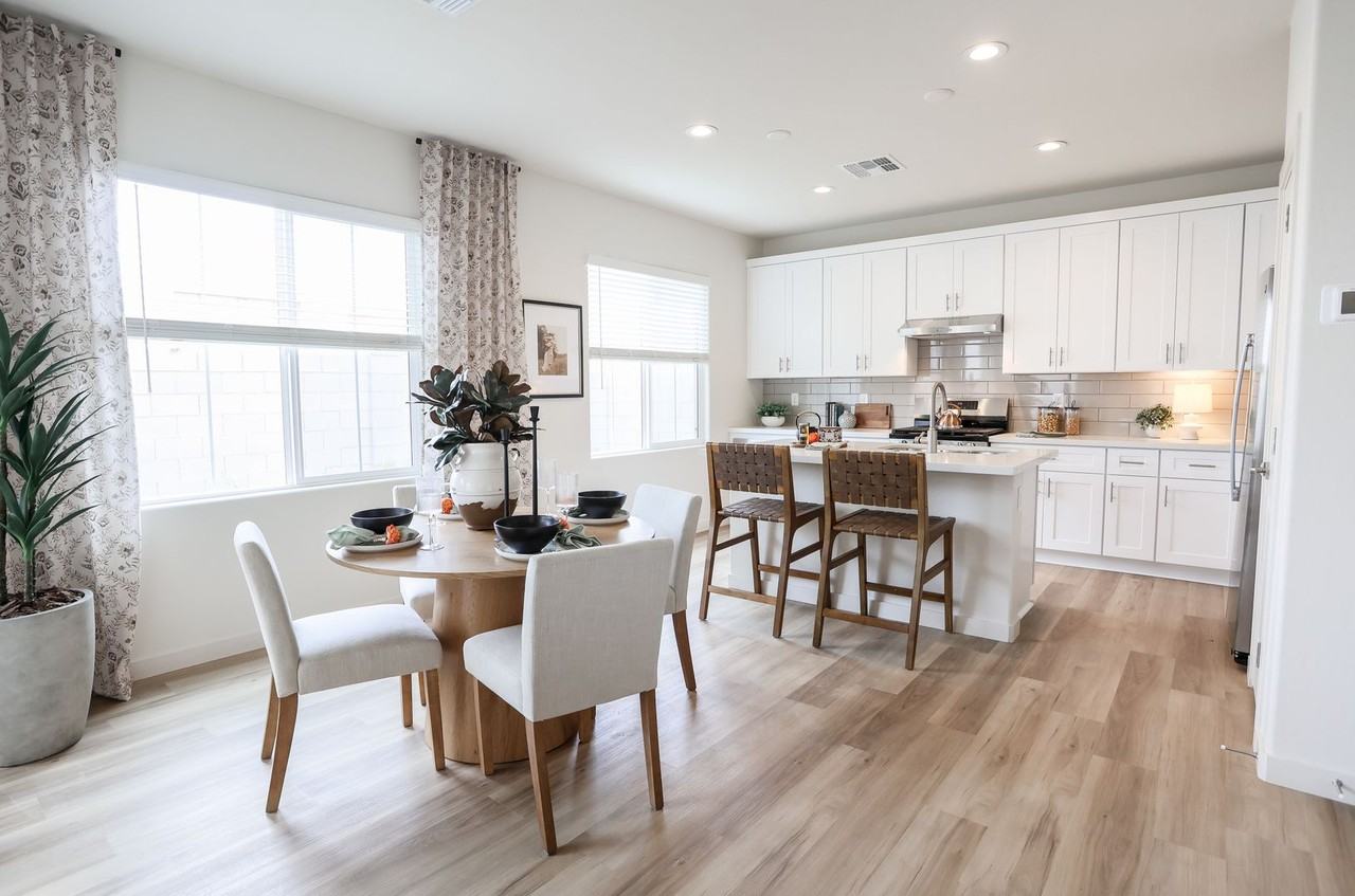 6533 N 15th Dr - Photo 4 of 29