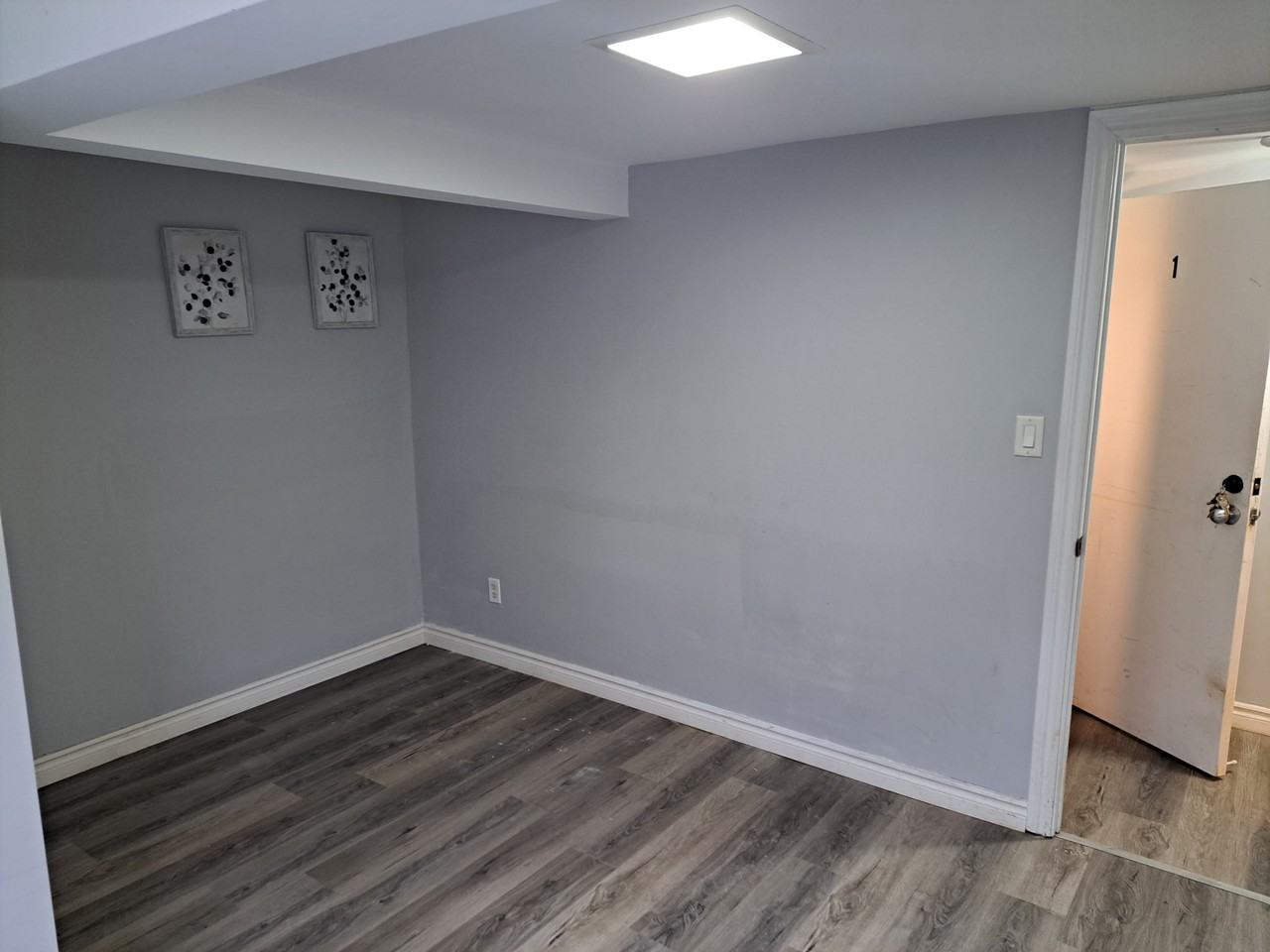 347 Queenston St #1 - Photo 5 of 12