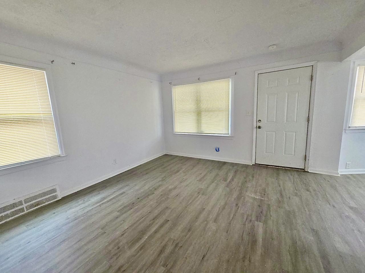 9589 Mansfield St #1 - Photo 4 of 20