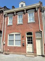 featured image of 2221 Jane St #1