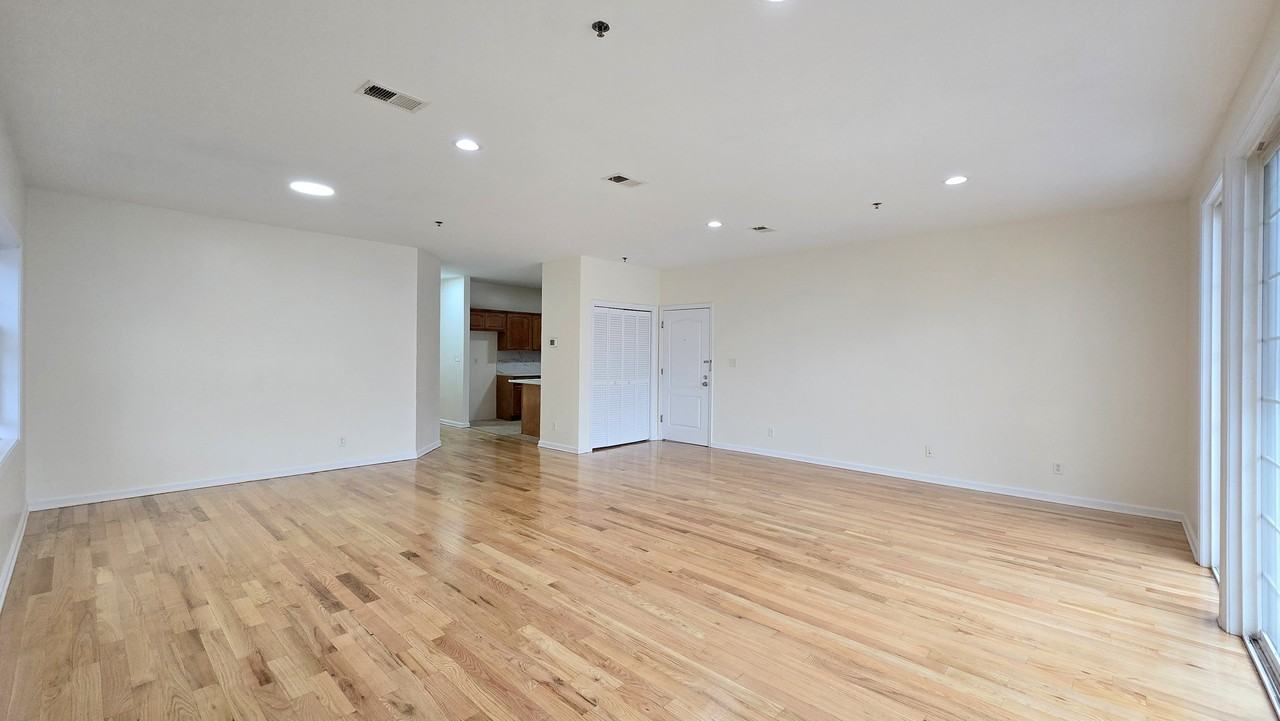 157 Manchester Place #2 - Photo 3 of 15