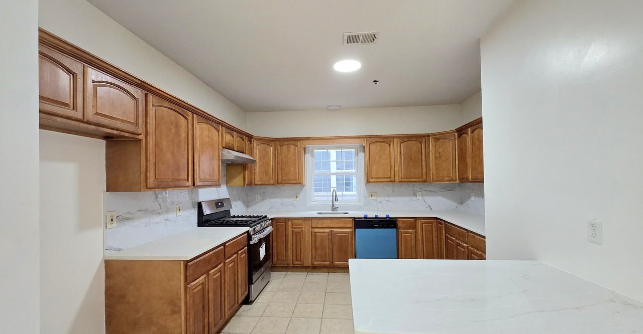 157 Manchester Place #2 - Photo 4 of 15