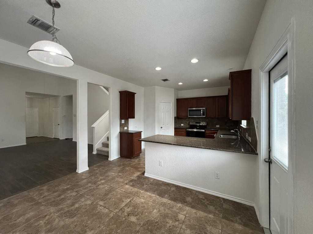 505 Saddlehorn Way - Photo 3 of 8