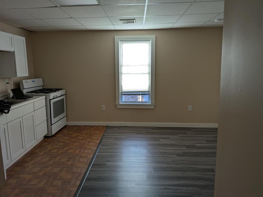 437 Bay St #2 - Photo 4 of 14