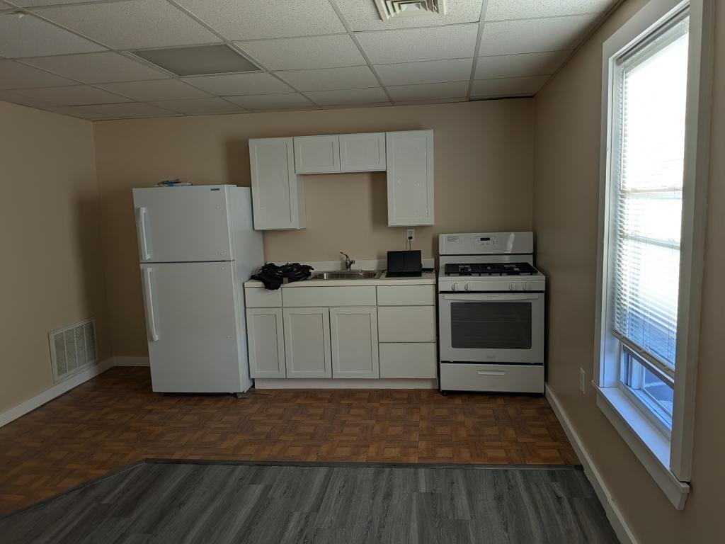 437 Bay St #2 - Photo 6 of 14