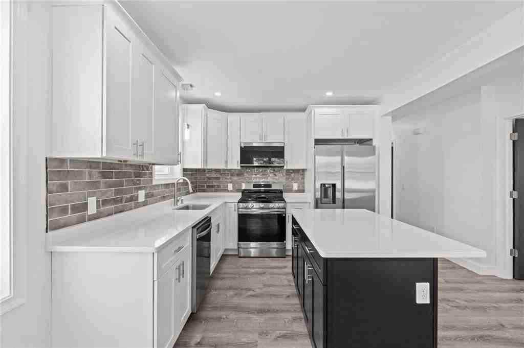 29 Stansbury St ##2 - Photo 3 of 11