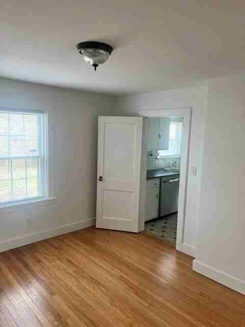 370 Chapel St - Photo 6 of 20