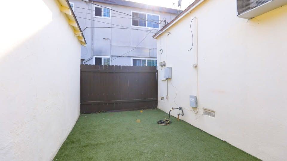 12210 Culver Blvd ##1/2 - Photo 5 of 5