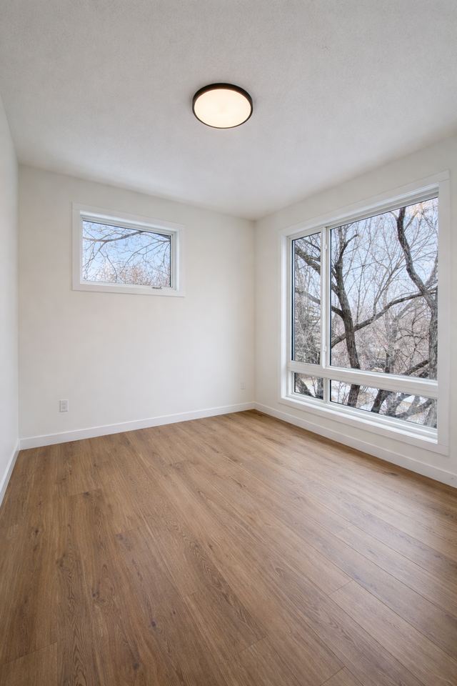 227 Tuxedo 8 - Photo 7 of 7