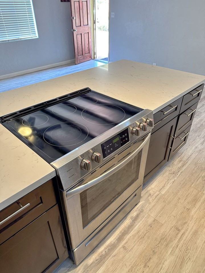 1936 N Tucson Blvd - Photo 6 of 18