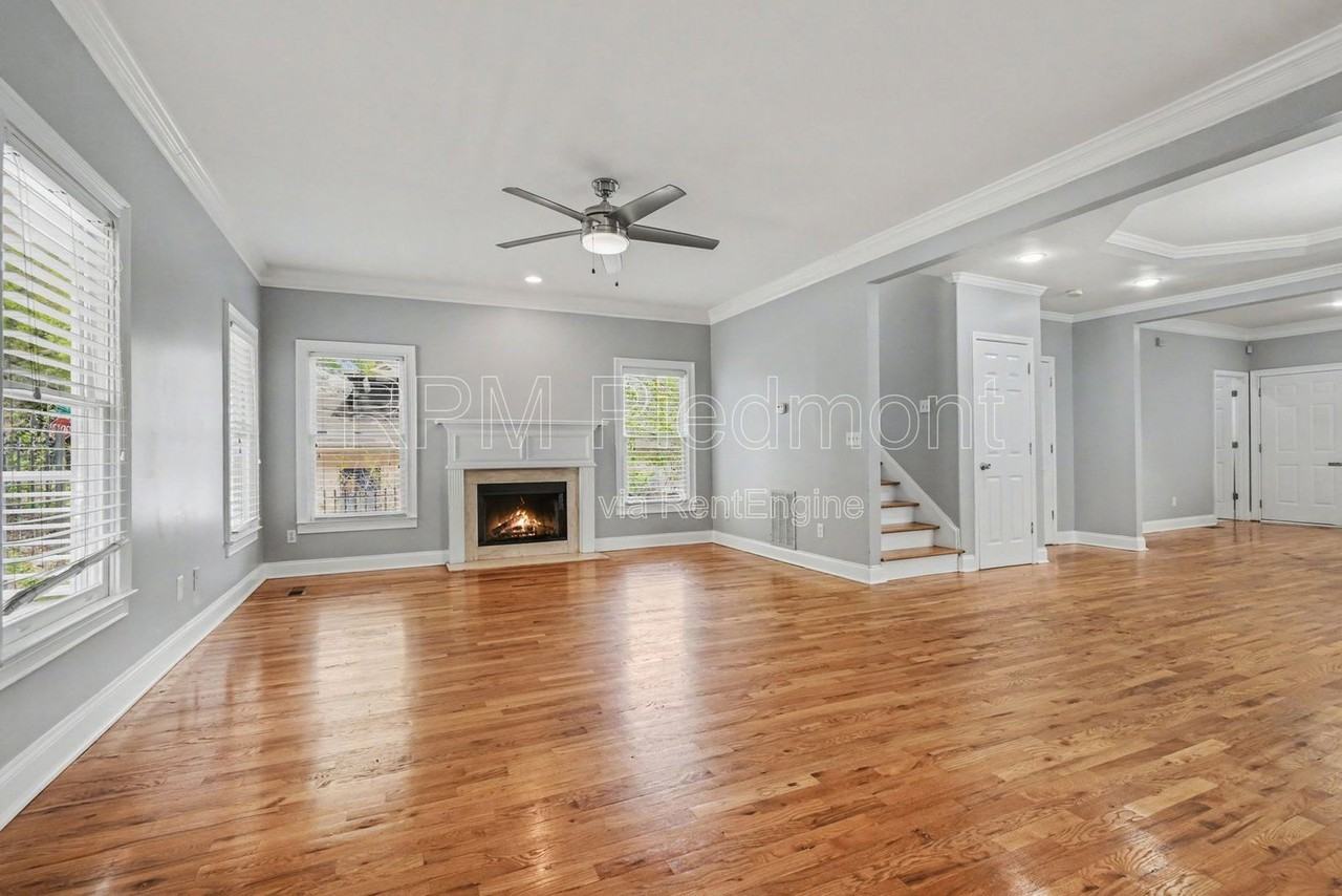 1034 Hubbard St Sw - Photo 2 of 29