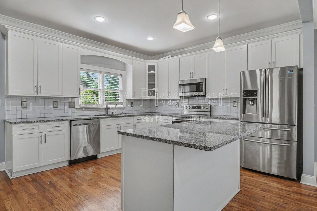 1034 Hubbard St Sw - Photo 3 of 29