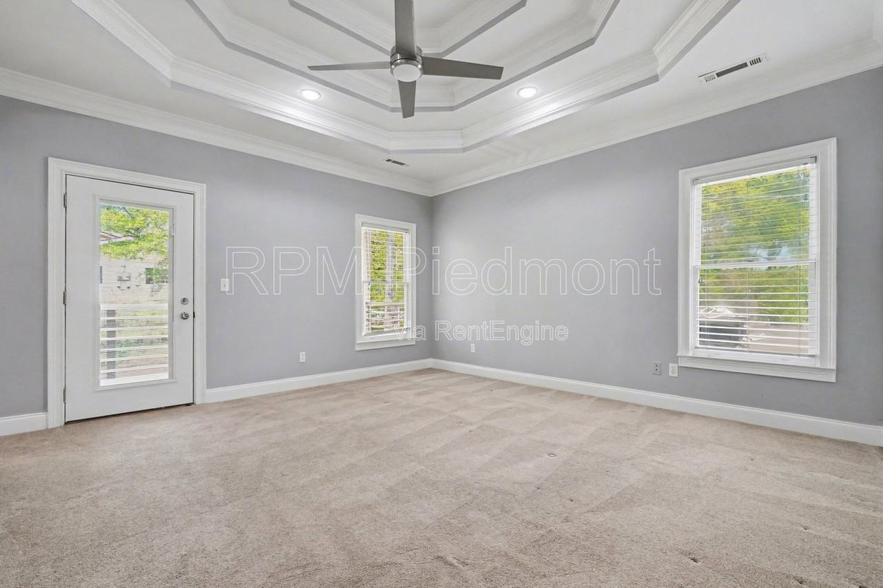 1034 Hubbard St Sw - Photo 4 of 29