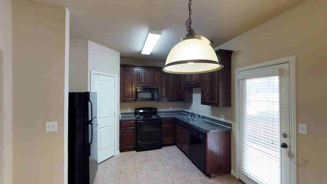 1201 Bernard Street - Photo 5 of 10